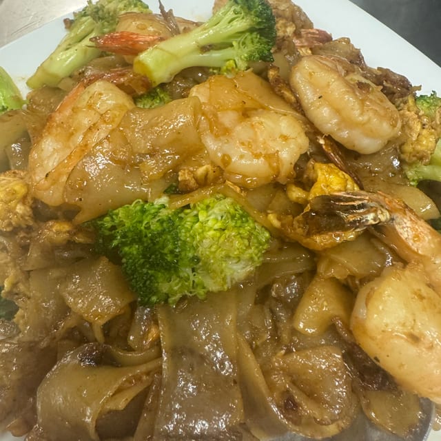 Pad Se-ew Noodles.
